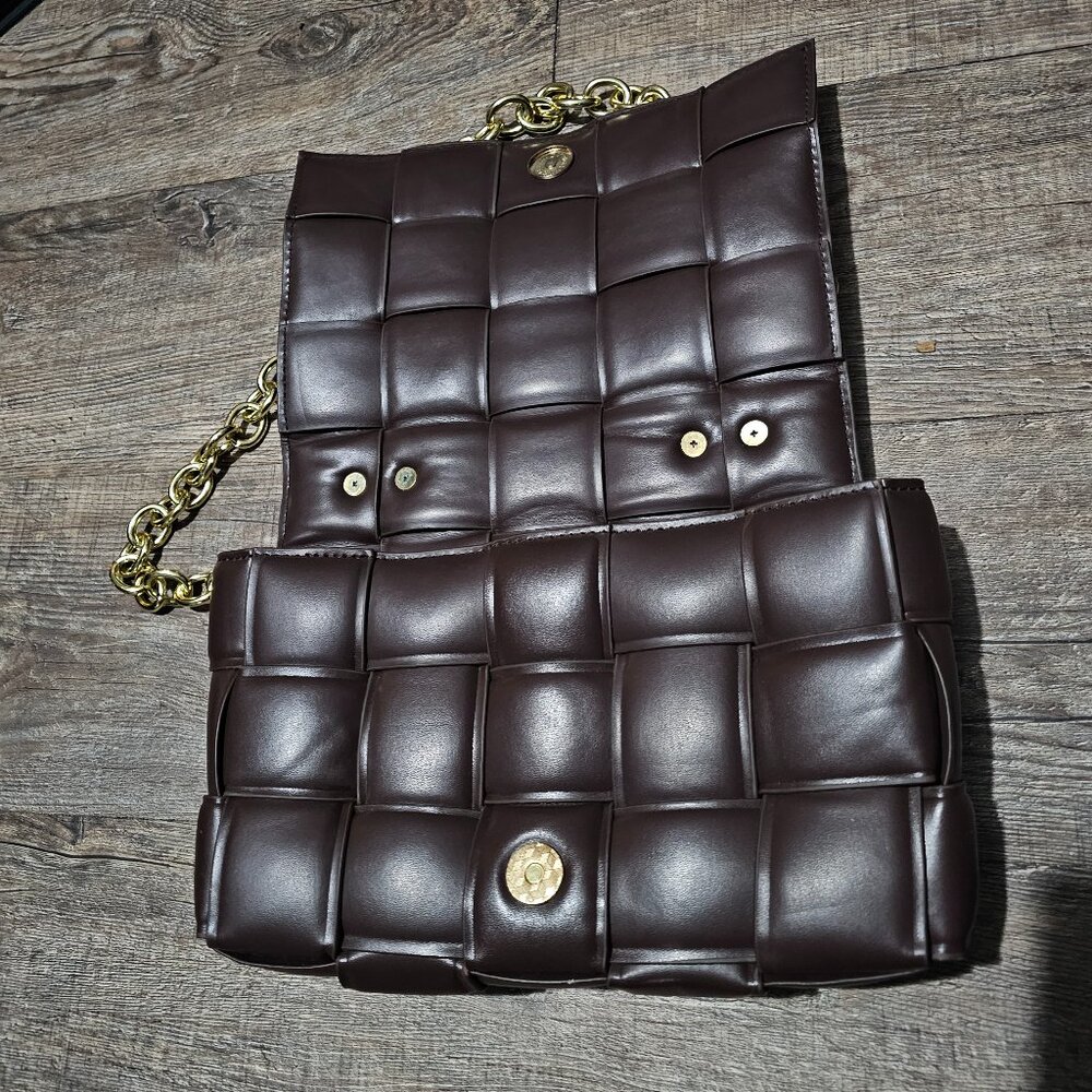 Puffy purse